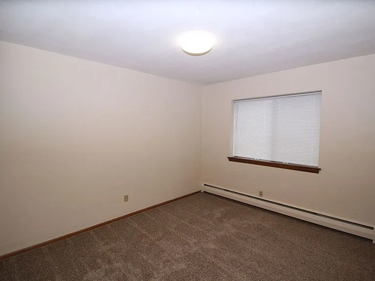 Imperial Heights Apartments — Photo 56