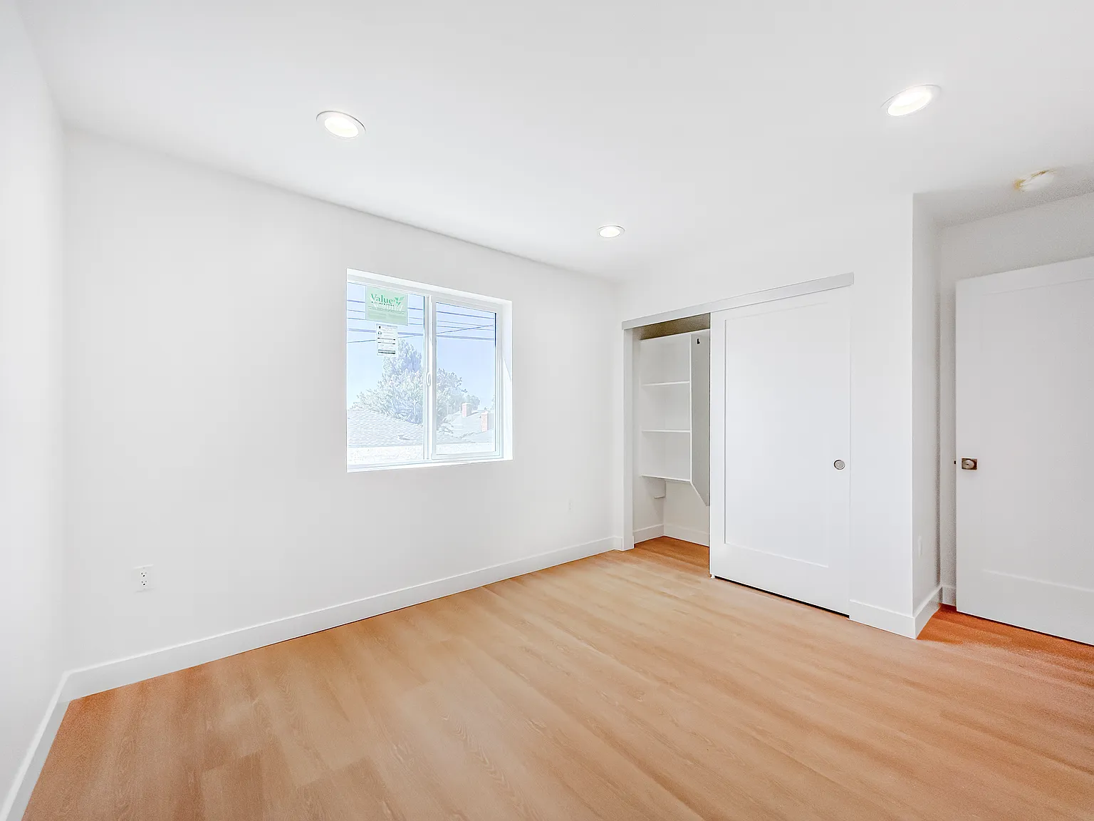 3 bed, $3,500 — Photo 2