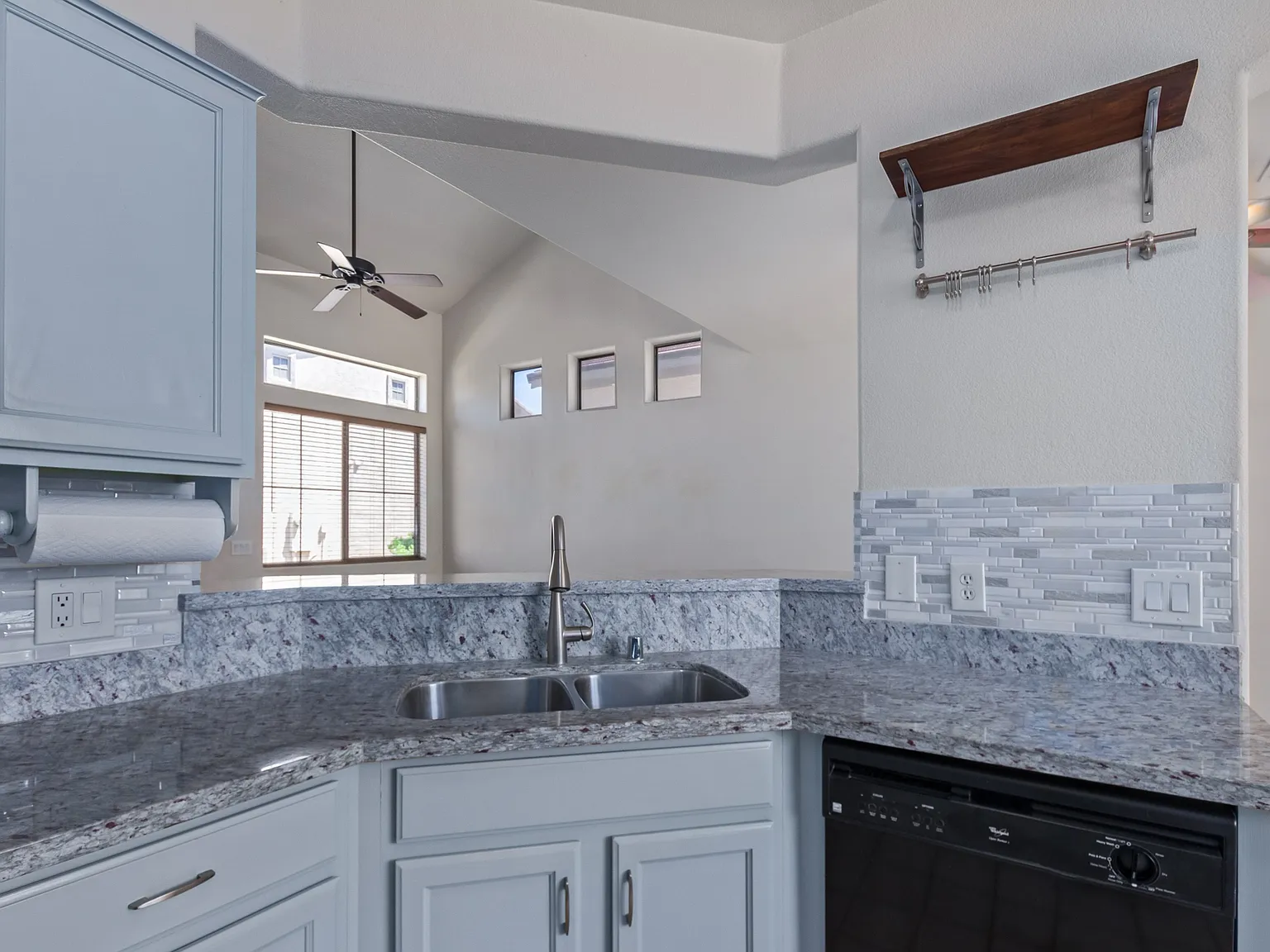 3 bed, 1446 sqft, $1,750 — Photo 2