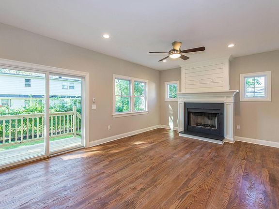 5th image of 256 Greve Dr