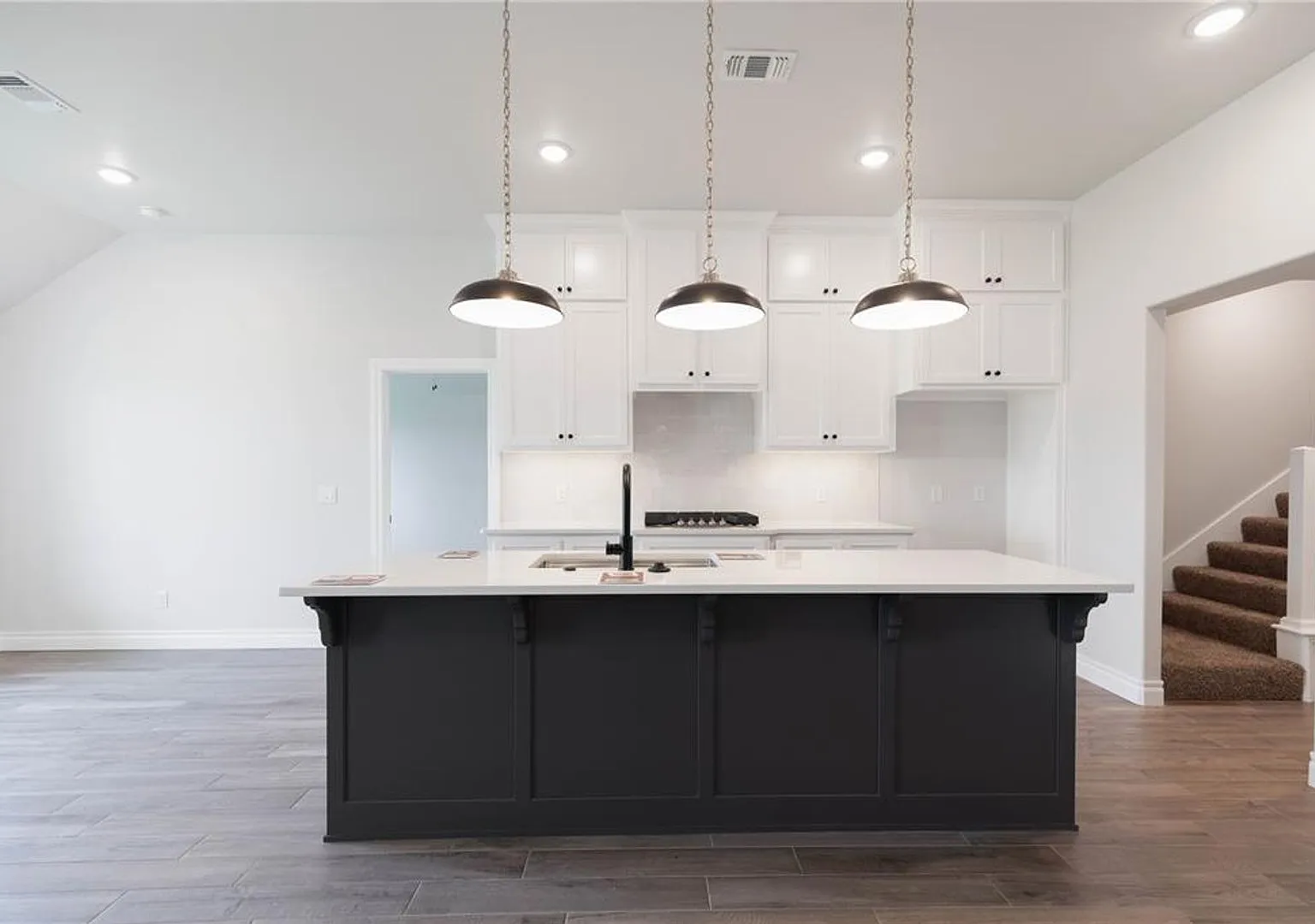Brand New 4 Bedroom 3 Bathroom Home In Deer Creek Schools With Storm Shelter — Photo 4