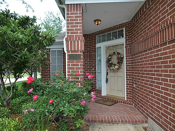 Front doorway inviting you inside.
