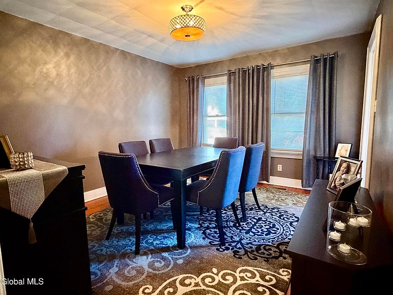 4th image of 1501 Baker Avenue