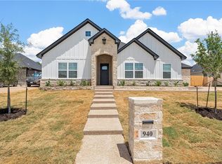 940 Gallant Fox Rd, Hewitt, TX 76643