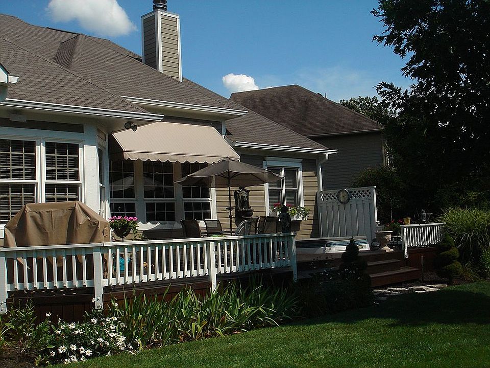 Deck/back yard area