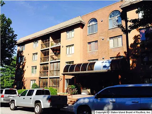 Sold by Neuhaus Realty, Inc. | media 35