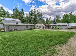 5461 Riverbanks Rd, Grants Pass, OR 97527