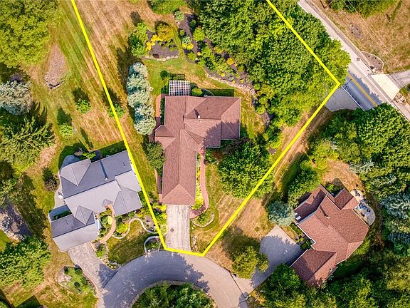 5th image of 33965 Redbridge Ln