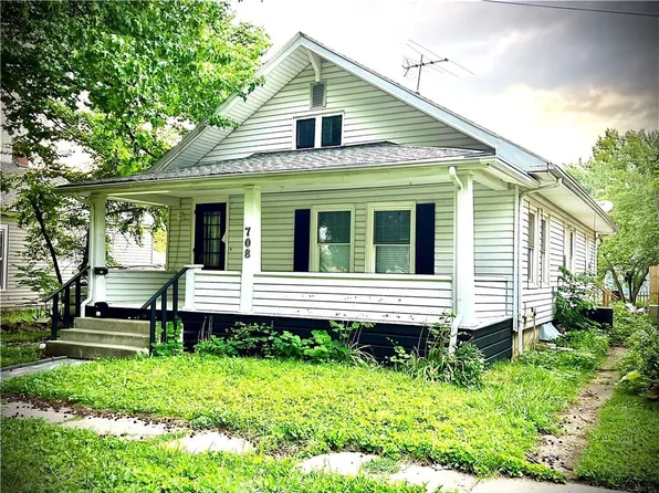 708 W Locust St, Lathrop, MO 64477