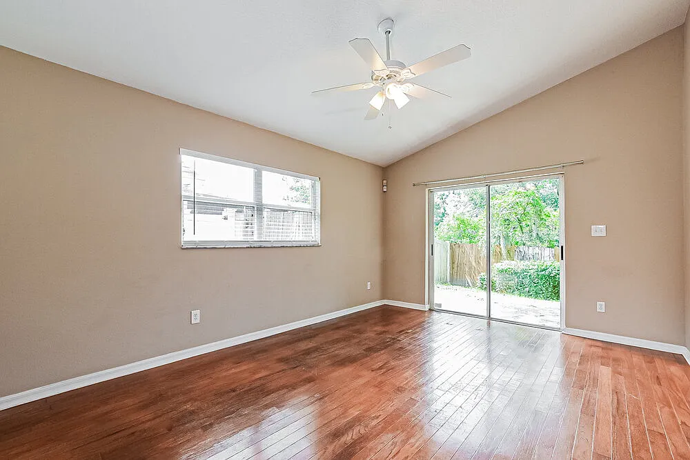 4 bed, 2.0 bath, 1912 sqft, $2,480 — Photo 3
