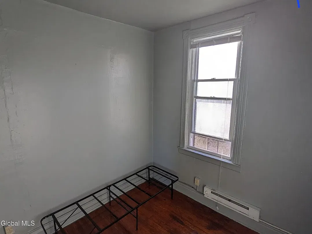 2 bed, $1,300 — Photo 2