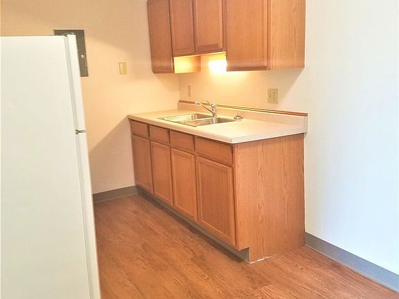 5th image of 1440 Dakota Dr N APT 13