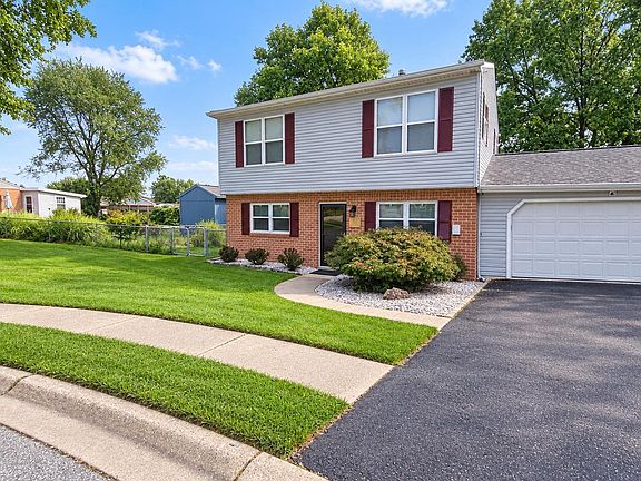 2nd image of 12 Rogers Cir
