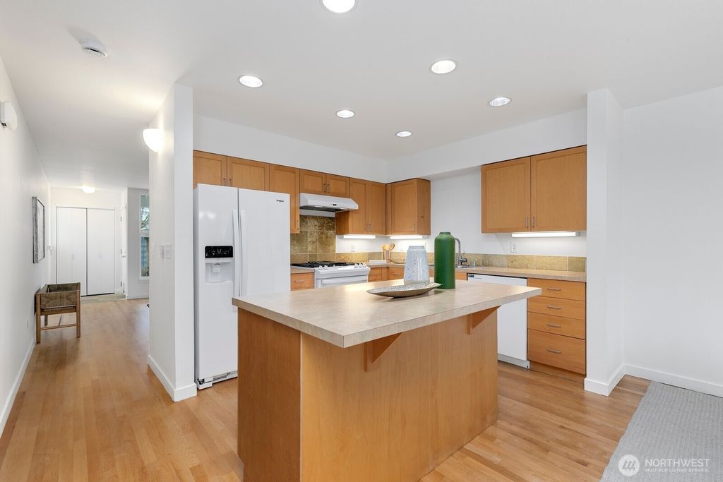 Apartment in Seattle, NewHolly, Rainier Valley - View 5