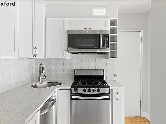 5th image of 35 E 38th St APT 8D