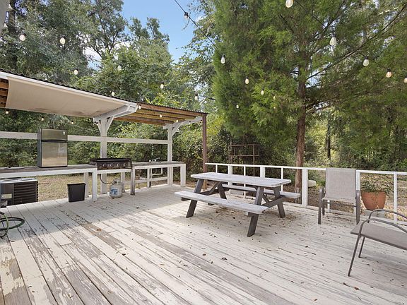 3rd image of 531 SW ROBERTS Avenue