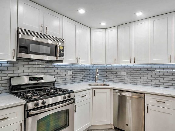 4th image of 2 Bay Club Dr APT 15S
