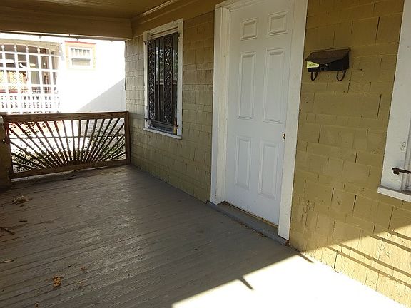 3rd image of 5541 Chestnut Ave