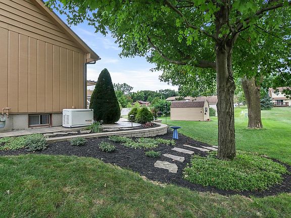 4th image of 9680 W Oakridge Dr