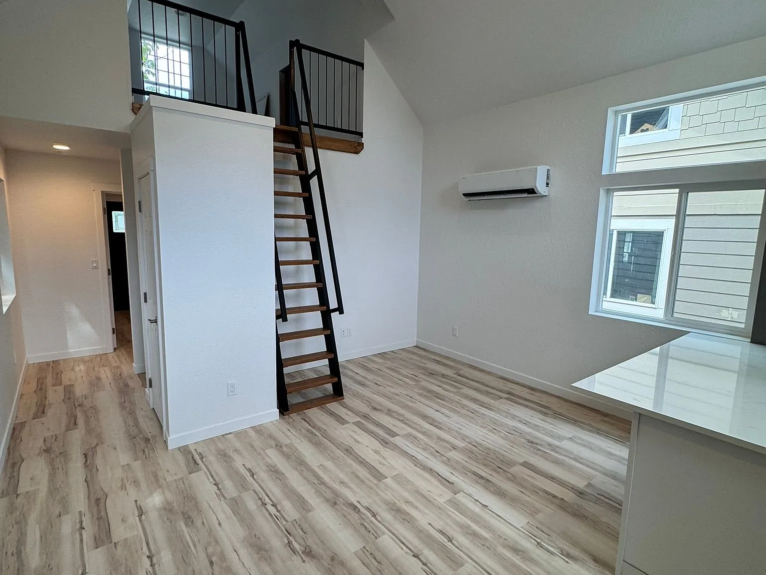 1 bed, 1.0 bath, 667 sqft, $1,600 — Photo 3