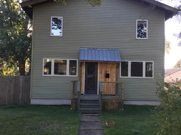 911 3rd Ave NE, Chisholm, MN 55719