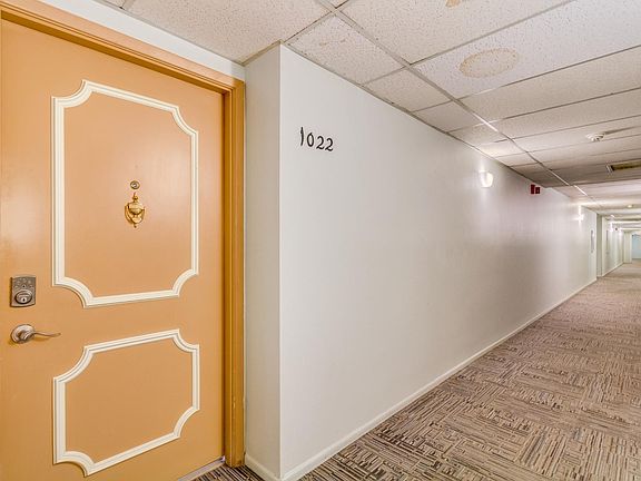 2nd image of 3033 E Devonshire Ave Unit 1022