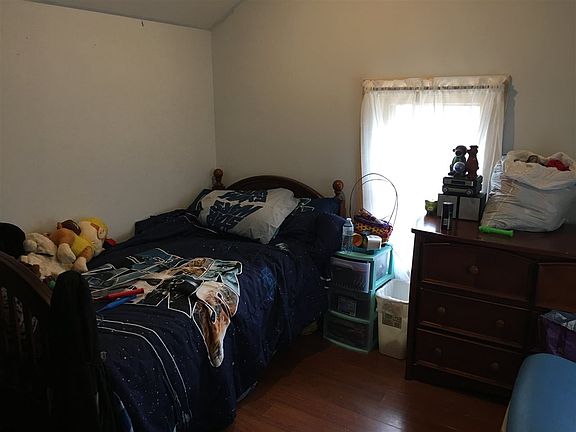 4th image of 123 Queens Hwy