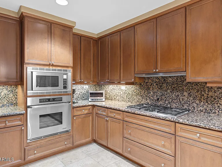 2211 E Camelback Rd #207 — Photo 13