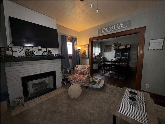 4th image of 624 Greenlawn Ave
