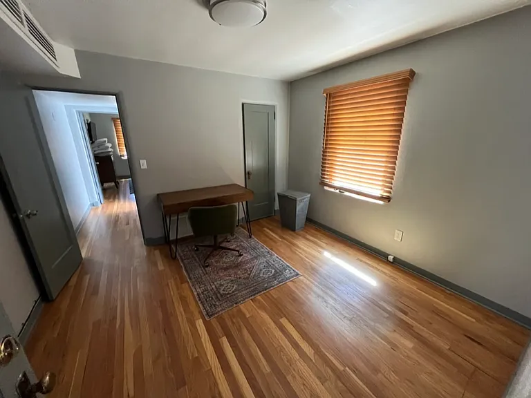 109 Wellesley Dr SE — Photo 7