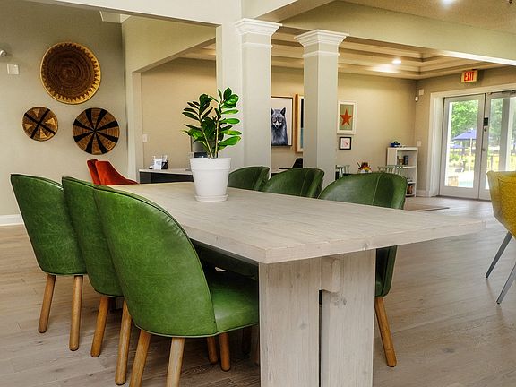 From tours to move-in, our leasing team is here to make the process smooth and stress-free