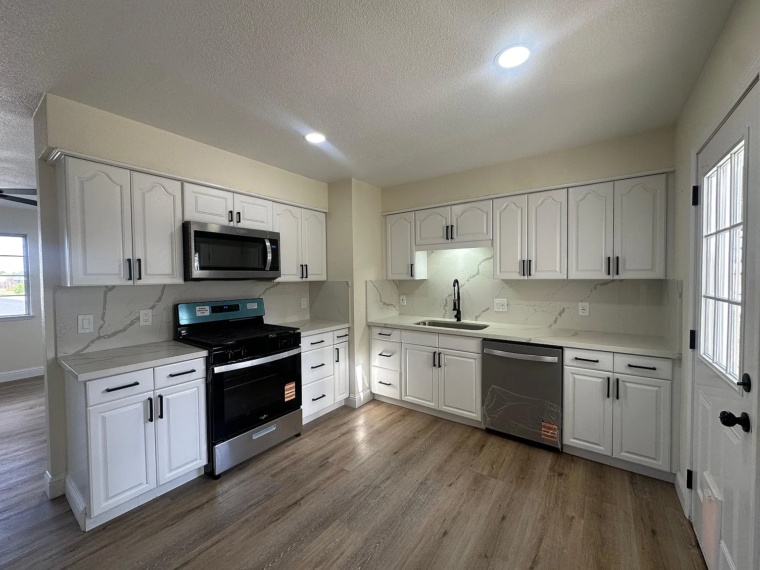 4 bed, 1444 sqft, $2,950 — Photo 3