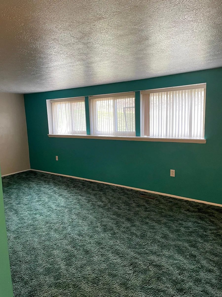Building Photo - 27804 Evergreen Run