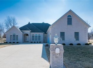 14 Raven Oak Dr, Belleville, IL 62221