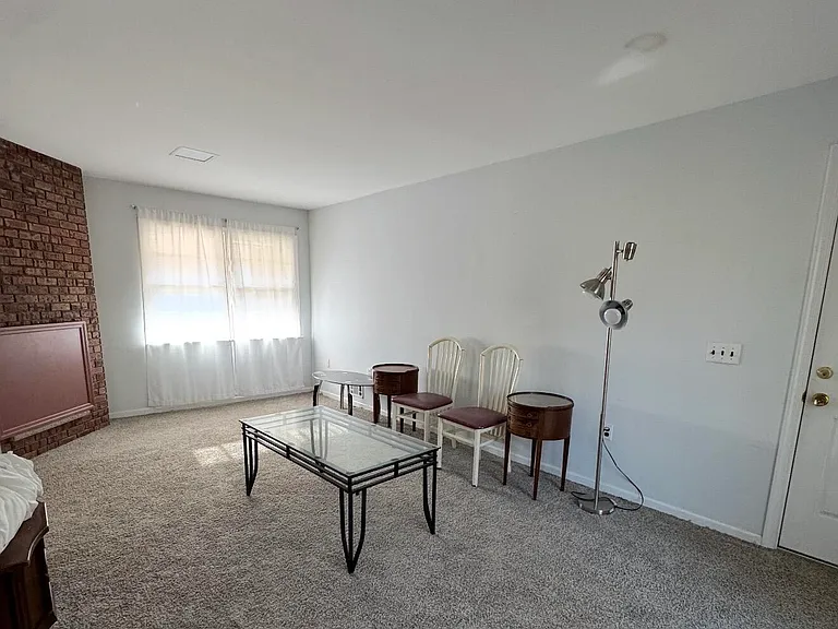 33 Parker Rd — Photo 8