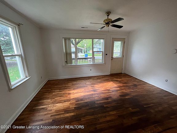3rd image of 3227 Tenny St