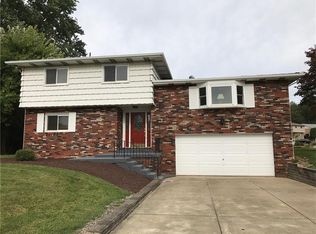 201 Sunrise Dr, Irwin, PA 15642
