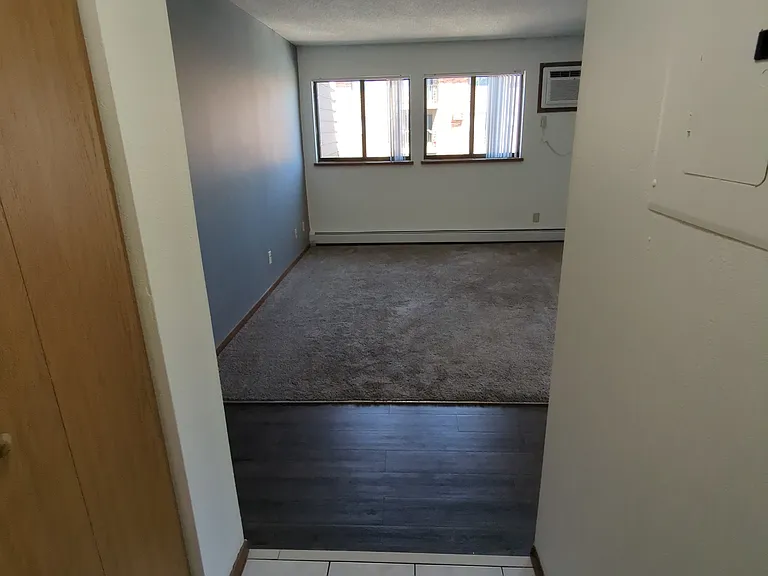 Regency East Apartments — Photo 21