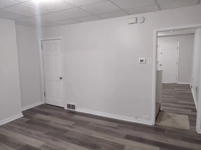 4403 Davison St — Photo 11