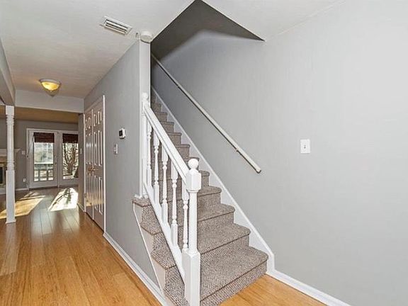 4th image of 3929 Wyckoff Dr