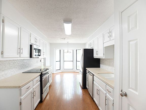 Kitchen and Breakfast Nook