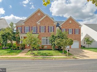11837 Robertson Farm Cir, Fairfax, VA 22030