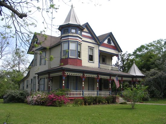 1604 Main St Greensboro Al 36744 Zillow
