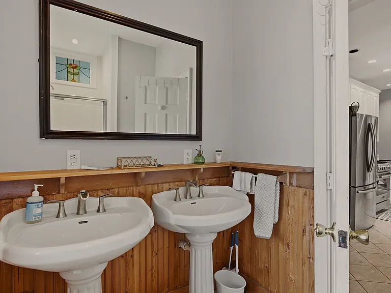 92 Pelham St #1 — Photo 15