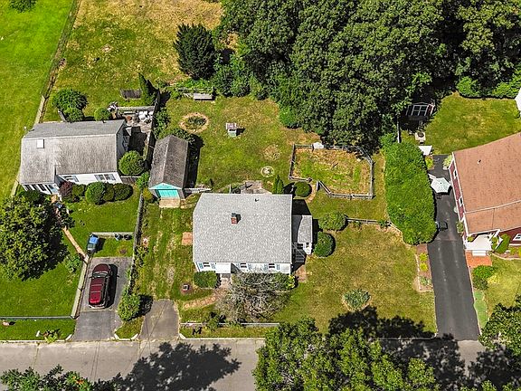 2nd image of 154 Lamont St