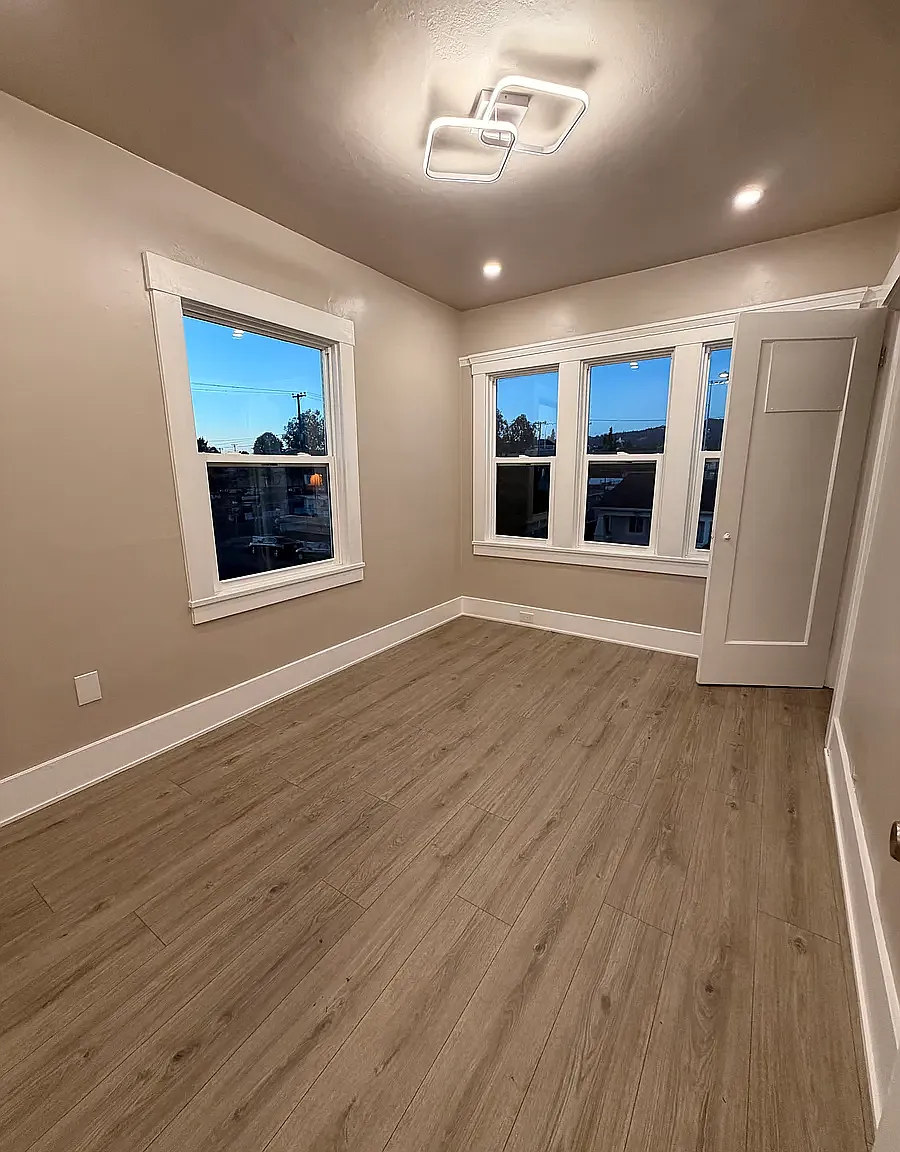 4521 Bond St — Photo 4