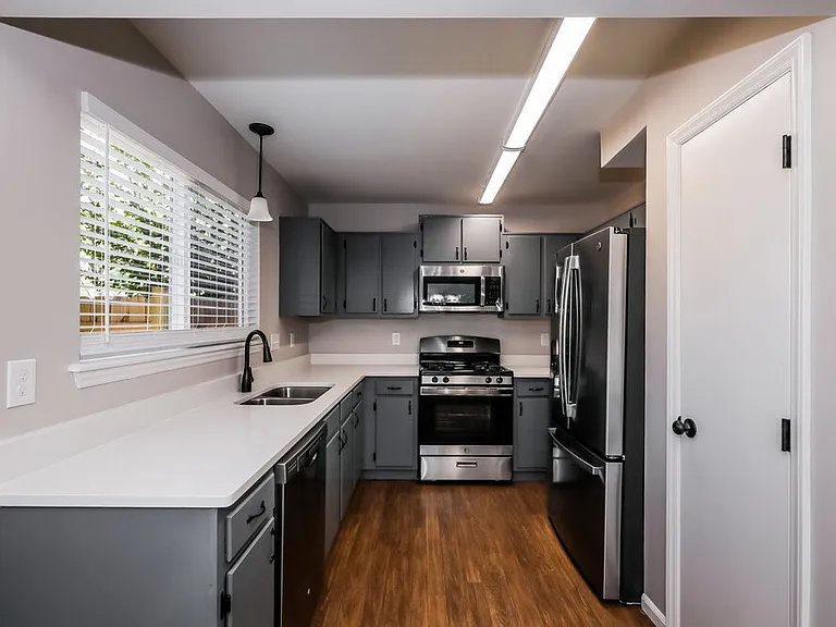 6502 Woodthrush Dr — Photo 8