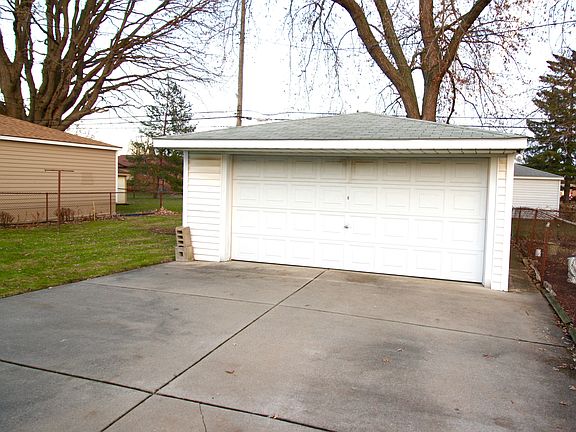 2nd image of 26640 Roberta St
