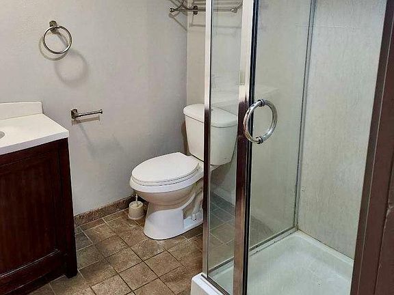 3rd image of 1127 Broadway Plz #101