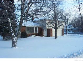 25 S Autumn St, Williamsville, NY 14221